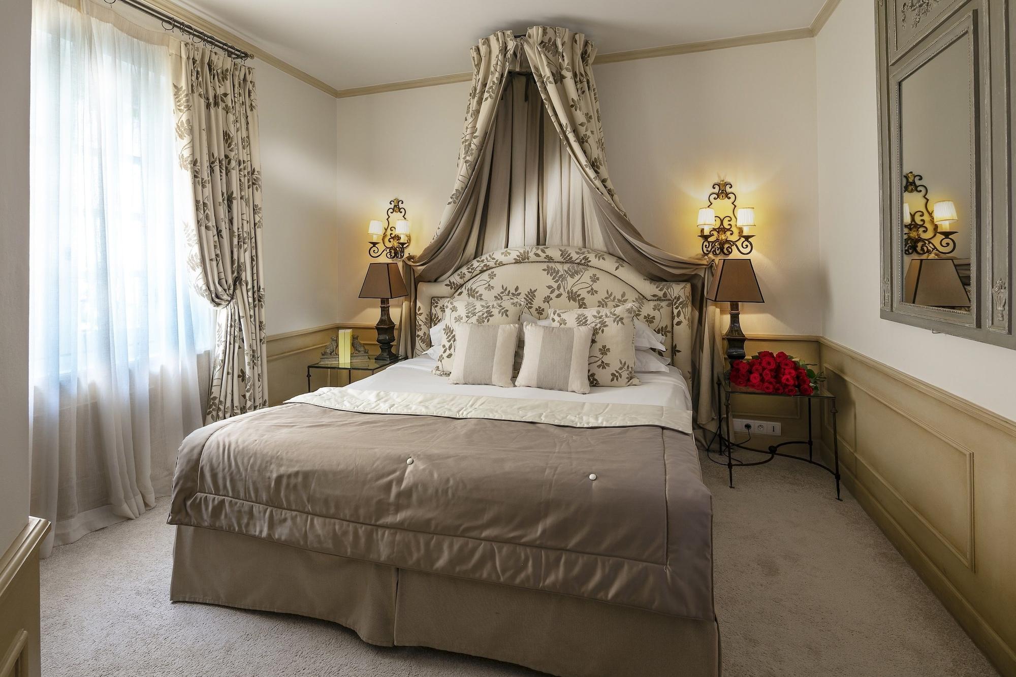 Le Paul Hotel